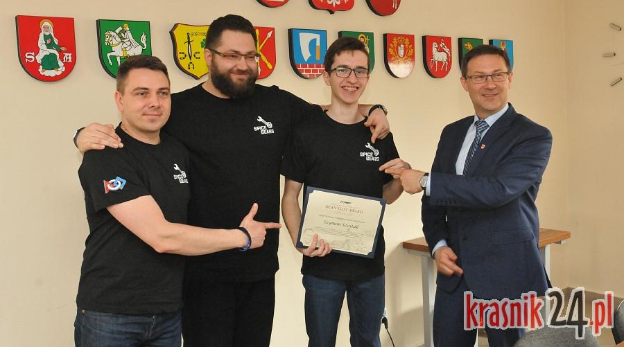 Prestiżowa nagroda dla Szymona Szostaka - kapitana drużyny Spice Gears podczas turnieju FRC