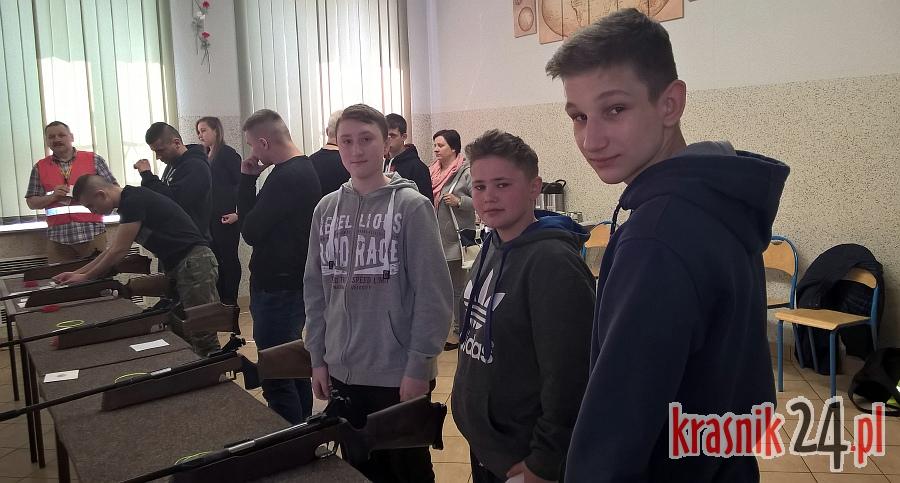 Dobre pierwsze starty gimnazjalistów z PG1 w zawodach strzeleckich