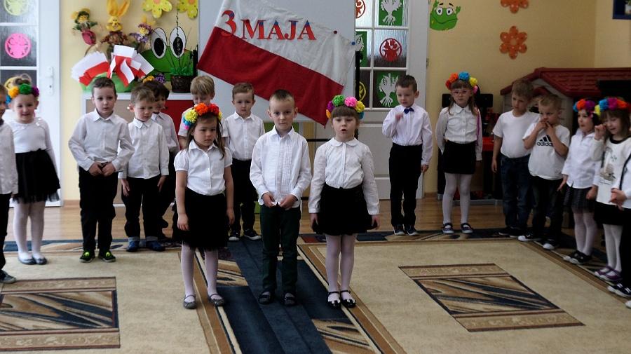 Przedszkolak z Czwórki uczciły Konstytucję 3 Maja