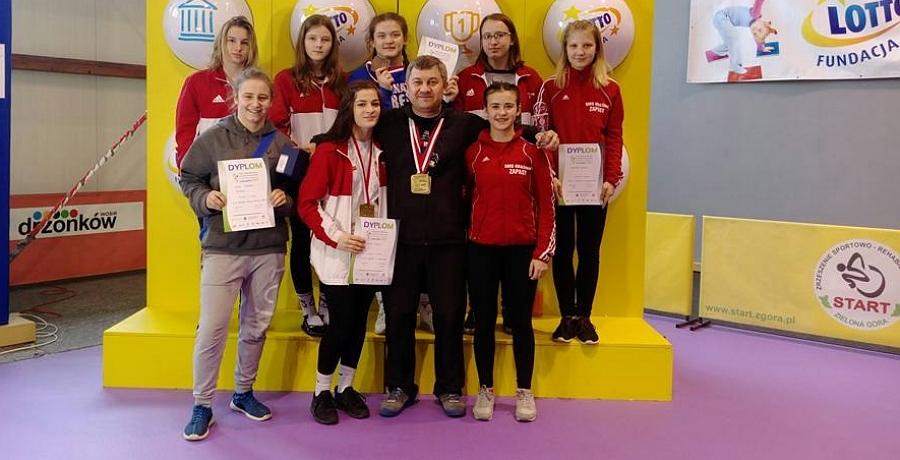 Zapasy. Marta Gruszkiewicz i Klaudia Czyzio Mistrzyniami Polski juniorek młodszych