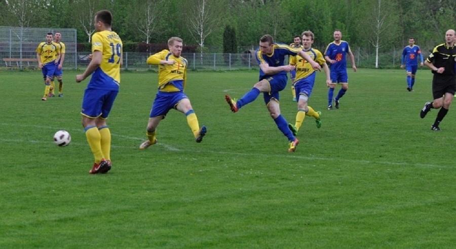 Bramka stracona w ostatniej minucie i kolejny remis. Powiślak Końskowola - Stal Kraśnik 1:1