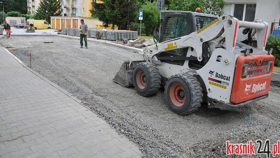 Spółdzielnia „Metalowiec” kończy naprawę dróg. Kostka wygrywa z asfaltem