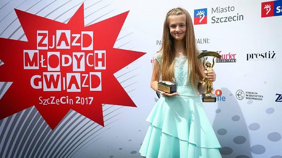 Julia Chmielarska, młoda kraśnicka wokalistka, z Grand Prix i nagrodą dziennikarzy na drugim Zjeździe Młodych Gwiazd