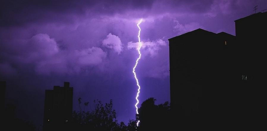 Lubelscy Fani Pogody ostrzegają: Dzisiaj możliwe burze, niszczące porywy wiatru, silne opady deszczu i dużego gradu
