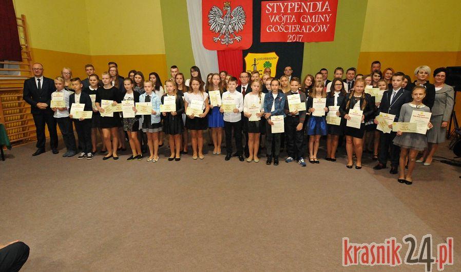 Stypendia Wójta Gminy Gościeradów rozdane po raz trzeci. Foto