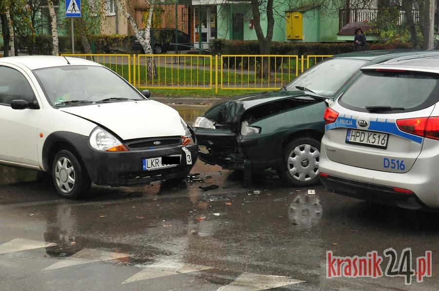 Kraśnik. Kolizja dwóch osobówek. 4 osoby, w tym 2 dzieci, trafiły do szpitala