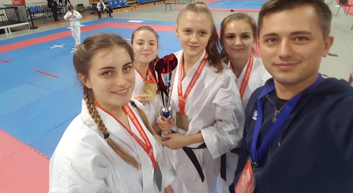 Karate tradycyjne. Agata Miecznikowska z Pucharem Europy Juniorów w kumite drużynowym