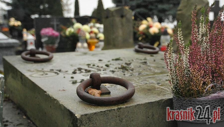 Zobaczcie folder dotyczący historii kraśnickiego cmentarza parafialnego