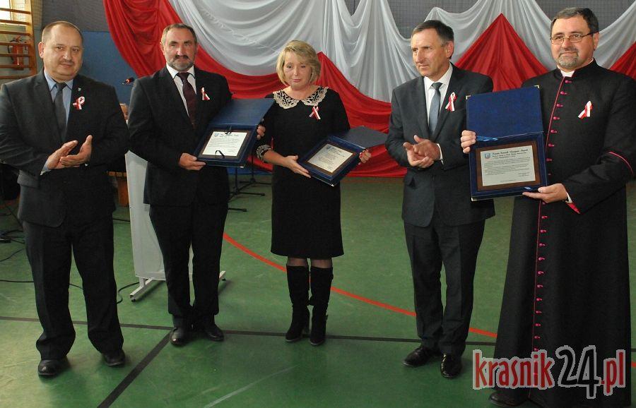 Stróża. Świętowali odzyskanie przez Polskę niepodległości oraz jubileusze parafii, szkoły i kaplicy. Foto