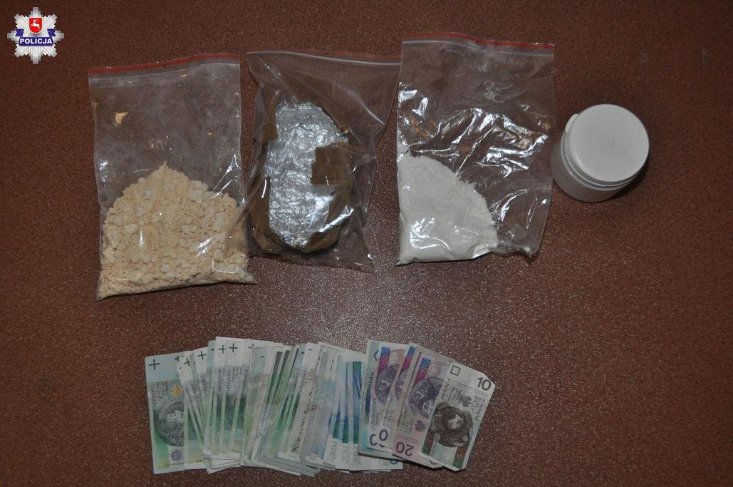 Prawie pół kilograma amfetaminy w mieszkaniu kraśniczanina