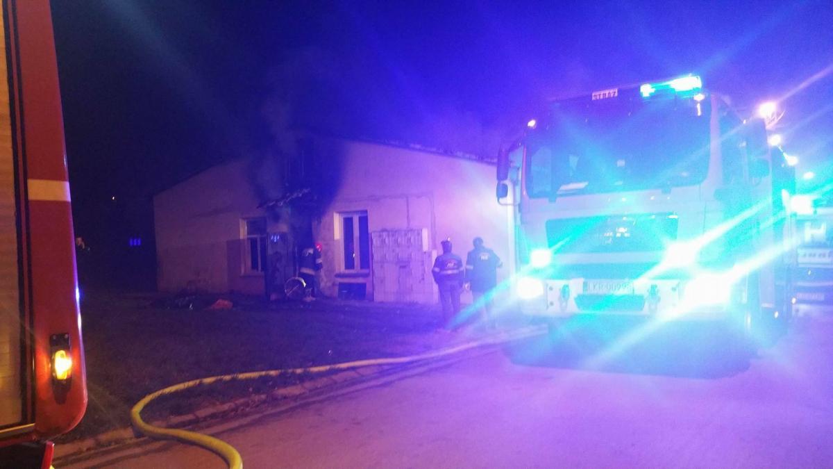 Kraśnik. Pożar budynku socjalnego. Jedna ofiara śmiertelna.