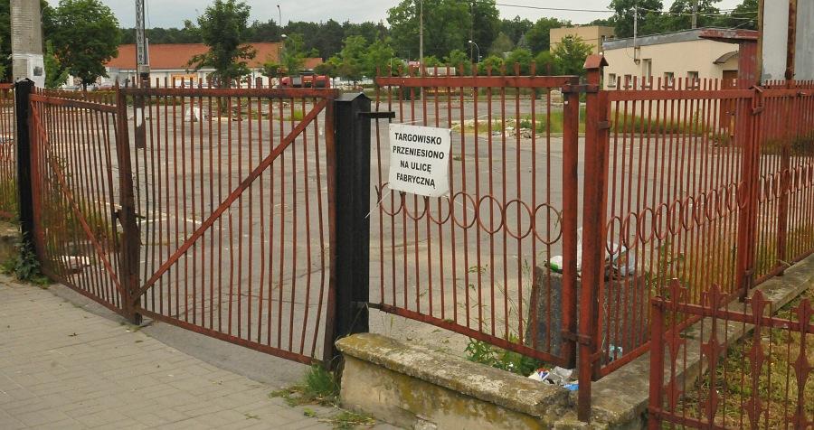 Plac po targu sprzedany. Kupił go właściciel Media Expertu