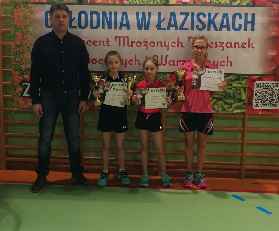 Tenis stołowy. Maja Łakoma i Aleksandra Gołębiowska najlepsze podczas turnieju w Łaziskach
