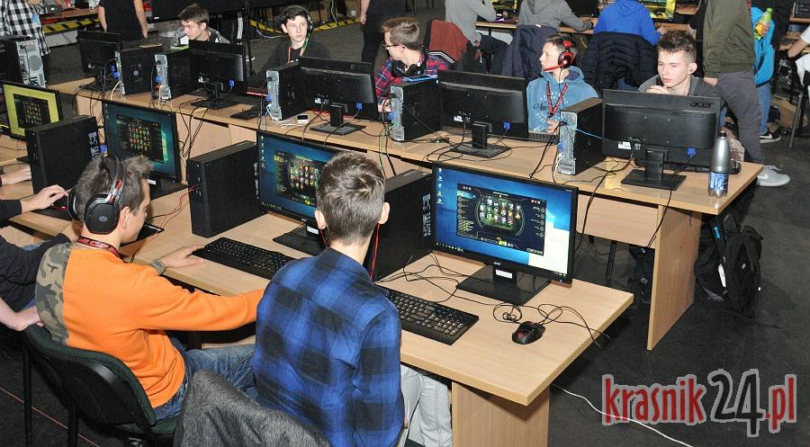 Trójkę opanowali specjaliści od e-sportu. Trwa ZS 3 Game Cup
