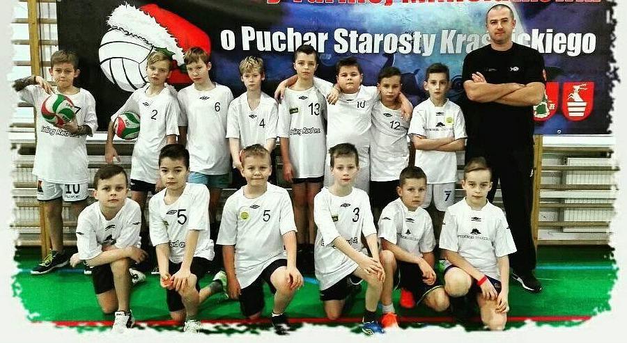 MKS Kraśnik na Mikołajkowym Turniej w mini piłce siatkowej chłopców w Annopolu