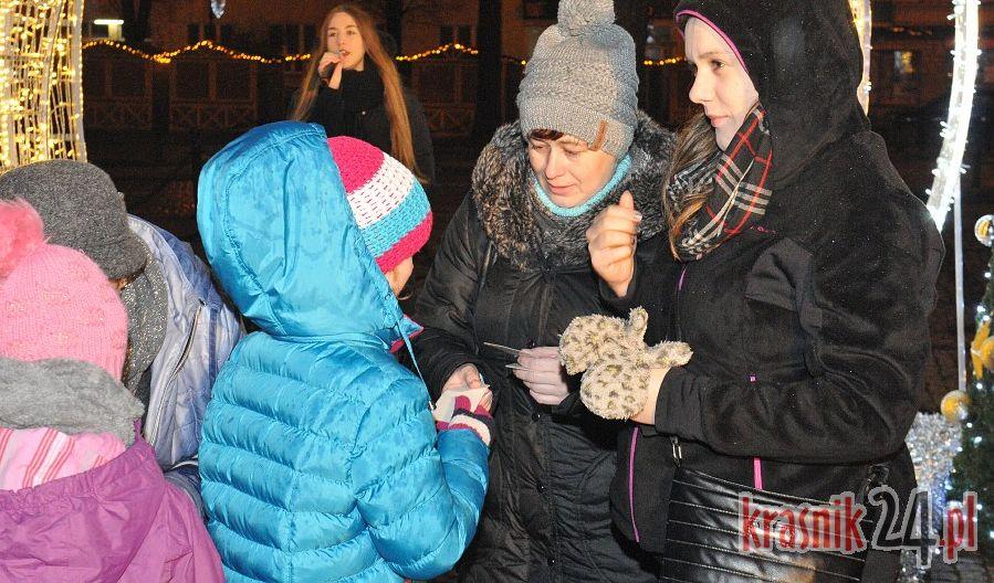 Kraśniczanie spotkali się na rynku na Miejskiej Wigilii. Foto, Wideo