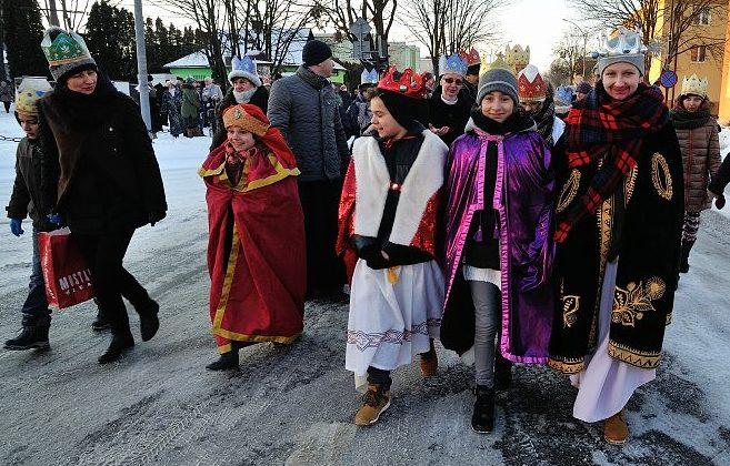 Świąteczna sobota. Orszak Trzech Króli i kolędowanie