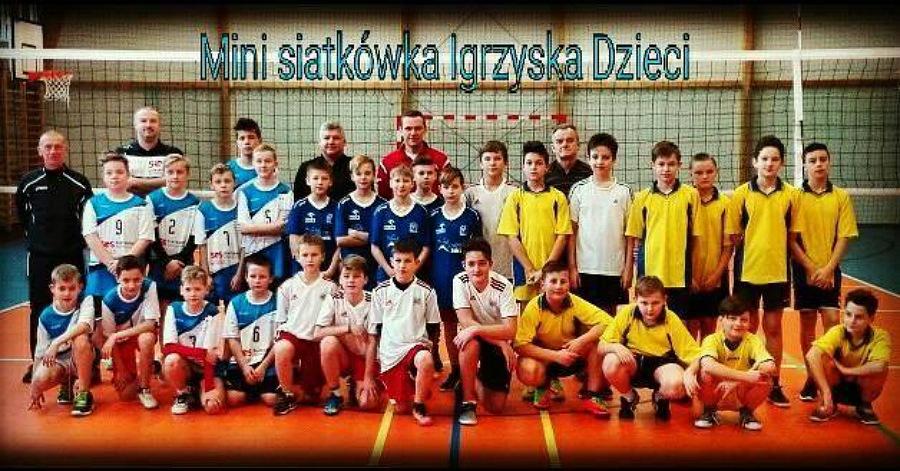 Siatkarze z Szóstki najlepsi w miejskich Igrzyskach Dzieci w Mini Piłce Siatkowej Chłopców