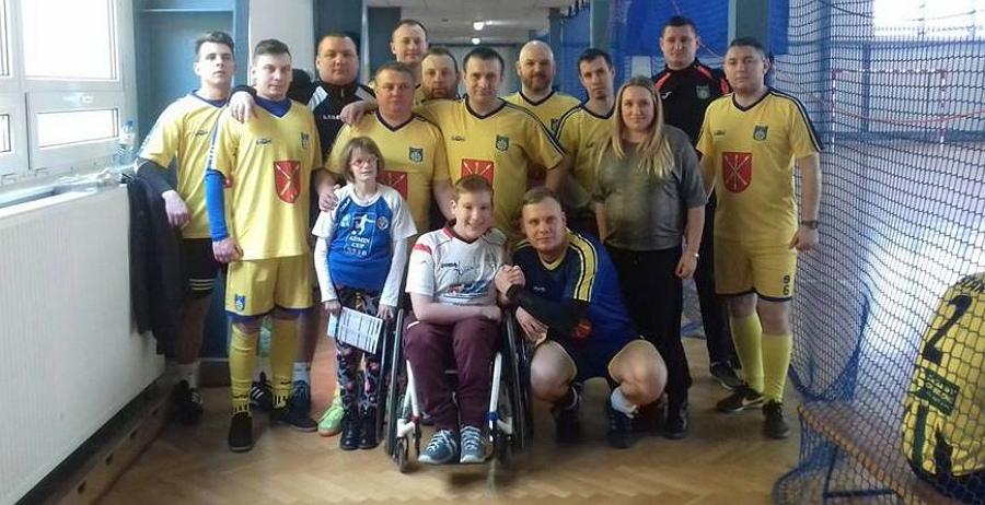 Zagrali w piłkę, by wspomóc niepełnosprawnego Gabrysia. Stalowa ekipa na Admin Cup