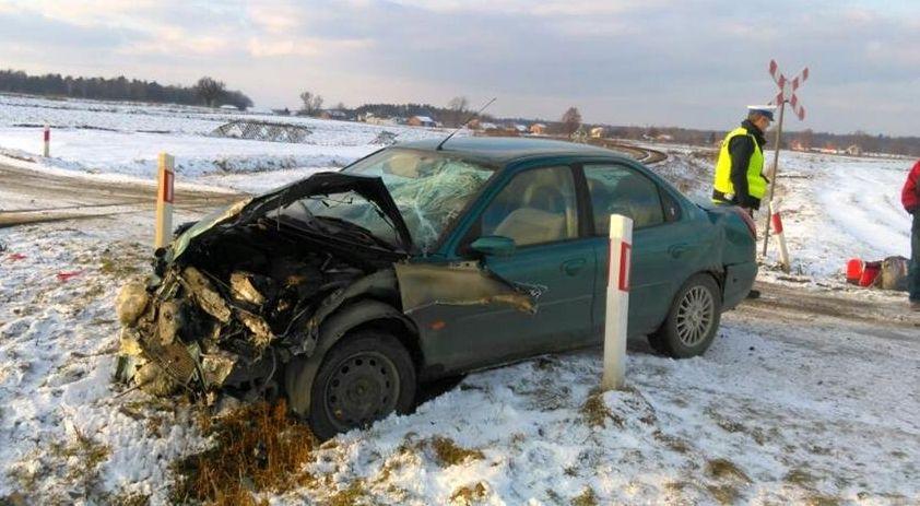 Sulów (gm. Zakrzówek). Osobówką pod pociąg