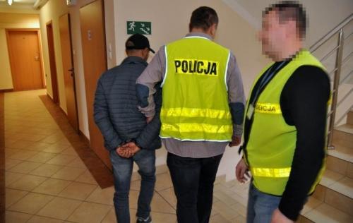 Gm. Kraśnik. Powiedzieli, że zbierają datki, okradli starszego mężczyznę