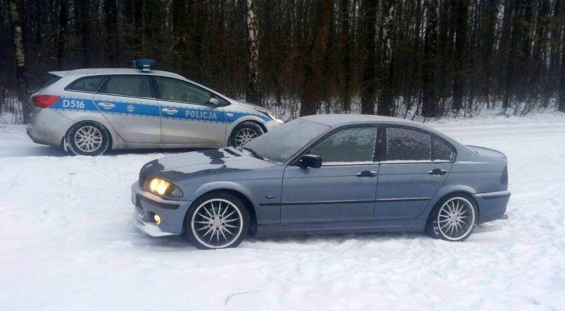 Nie zatrzymał się do kontroli drogowej i zaczął uciekać. Miejscami jechał z prędkością 180 km/h