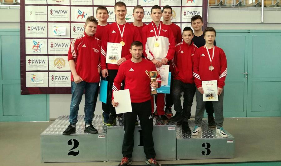 Zapasy. Dwornikiewicz i Koshelevych ozłoceni w Staszowie