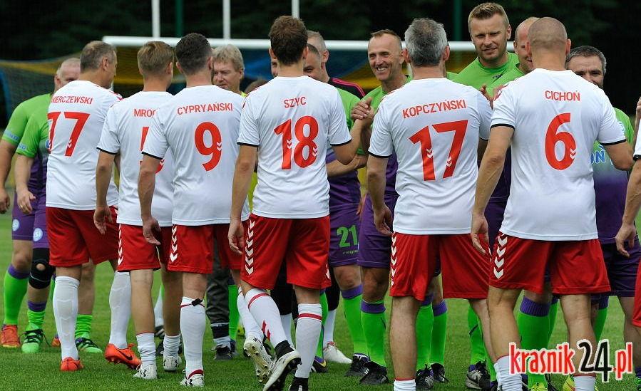 Gwiazdy ekranu i polskiej piłki zagrały z naszymi oldboyami