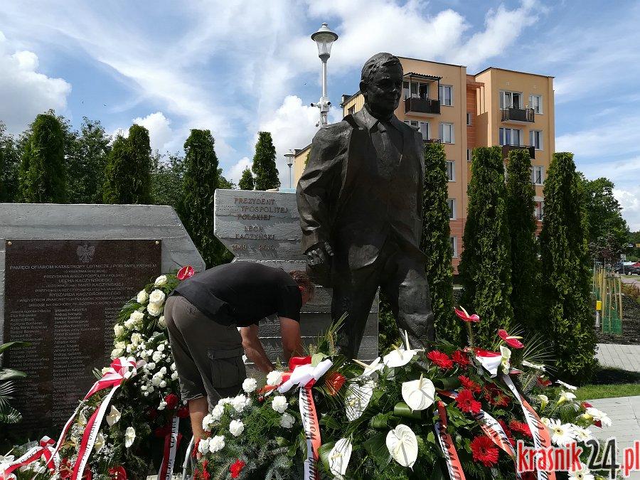 Napis na pomniku poprawiony