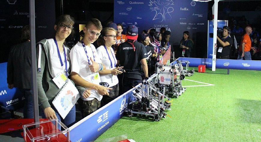 Nasi robotycy wracają z FIRST Global Challenge z medalem i nagrodą