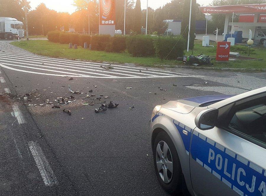 Wypadek z udziałem motocyklisty. Prawdopodobnie kierująca osobówką zajechała mu drogę