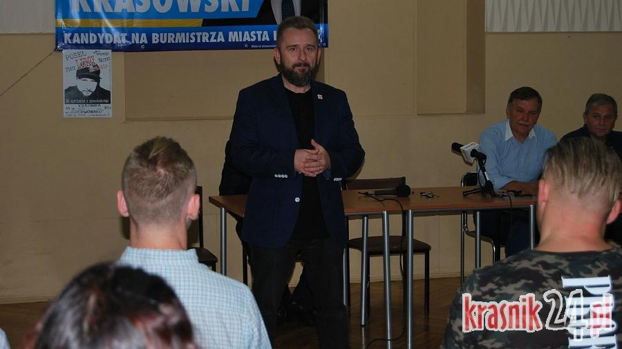 Spotkanie z posłem Liroyem-Marcem pretekstem do prezentacji kandydatów lokalnego komitetu wyborczego