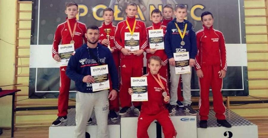 Zapasy. Medalowy występ młodzików LUKS Suples w Połańcu