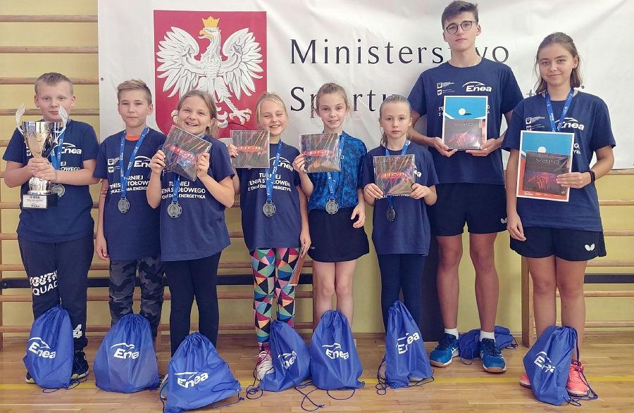 6 medali pingpongistów SKTS Dwójka Kraśnik na turnieju w Połańcu