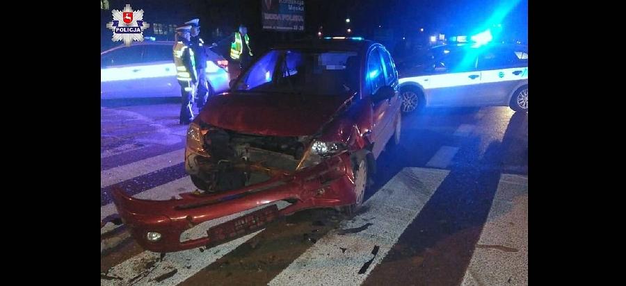 Kraśnik: Fiat wjechał w citroena. Zmarł 81-latek prowadzący pierwsze z aut