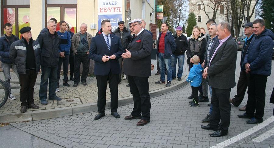 Urzędów. Kandydat na burmistrza Paweł Dąbrowski z poparciem wojewody Przemysława Czarnka