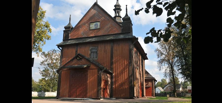 Dzierzkowice. Powiat dołoży do renowacji kościoła