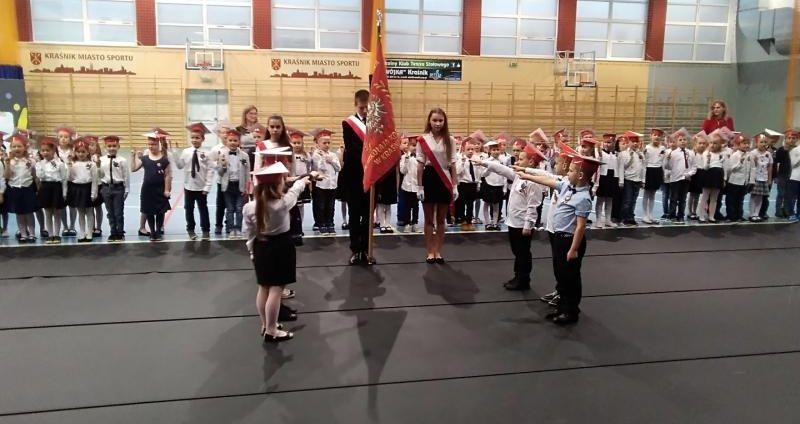 Ślubowanie uczniów klas pierwszych Publicznej Szkoły Podstawowej nr 2