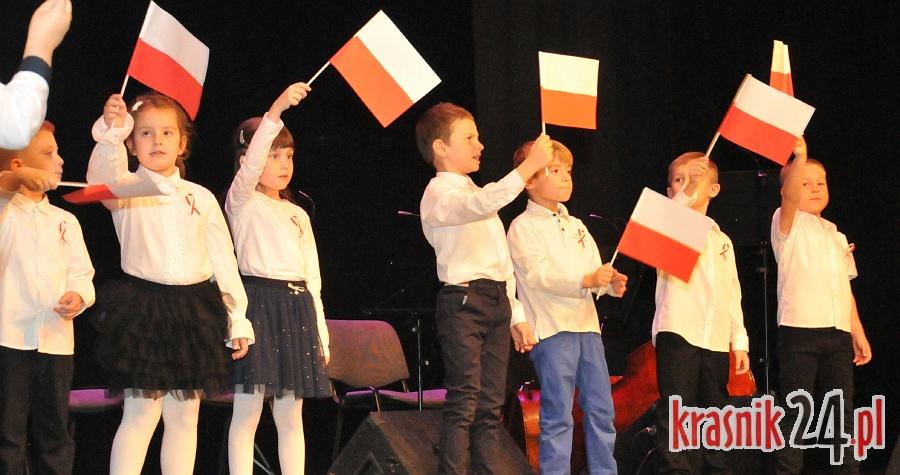 Gala Niepodległości. Występy artystyczne i życzenia od burmistrza Mirosława Włodarczyka i burmistrza elekta Wojciecha Wilka