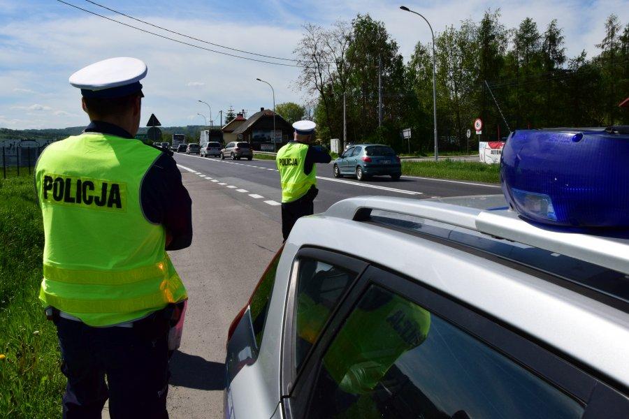 Ma sądowy zakaz prowadzenia pojazdów. Wpadł na kursie prawa jazdy