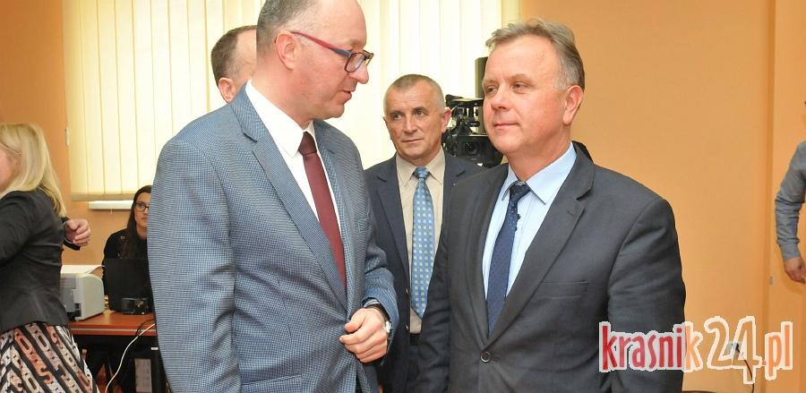 Pierwsza sesja Rady Powiatu. Przewodniczącym Rady Jarosław Czerw, starostą Krzysztof Staruch