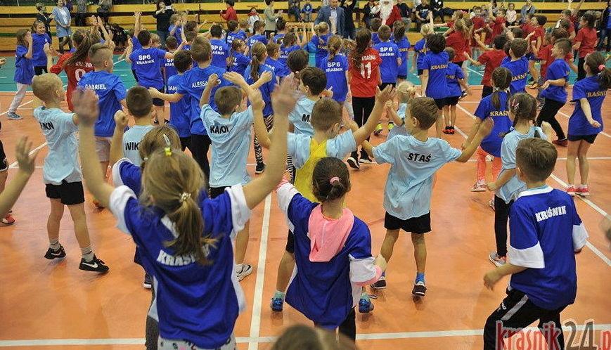 3 x R. Sportowa zabawa na wesoło