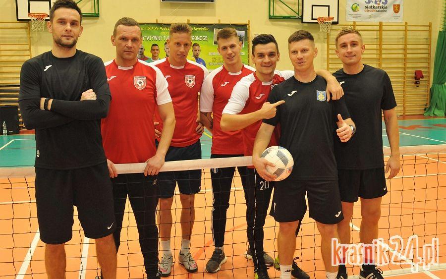 Drużyna „Sto Lat” najlepsza podczas Charytatywnego Turnieju w Siatkonogę. Foto