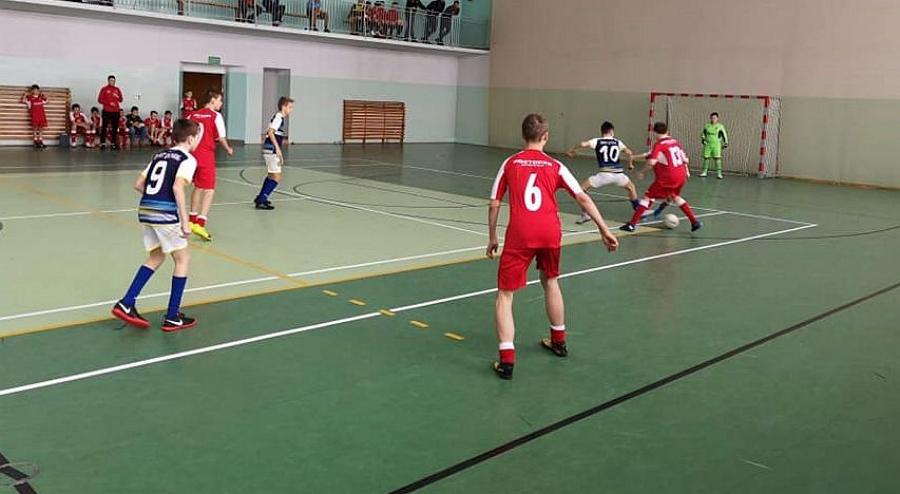 MUKS Kraśnik najlepszy w Noworocznym Turnieju Trampkarzy Młodszych w Stróży