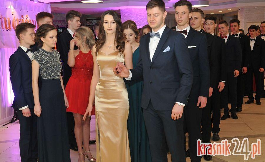 Maturzyści z Reja balują na „100 dni” przed maturą. Foto