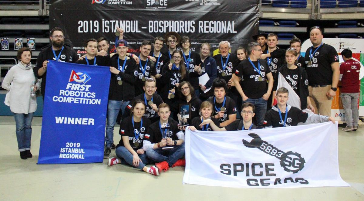 Spice Gears wygrali zawody regionalne First Robotics Competition w Turcji