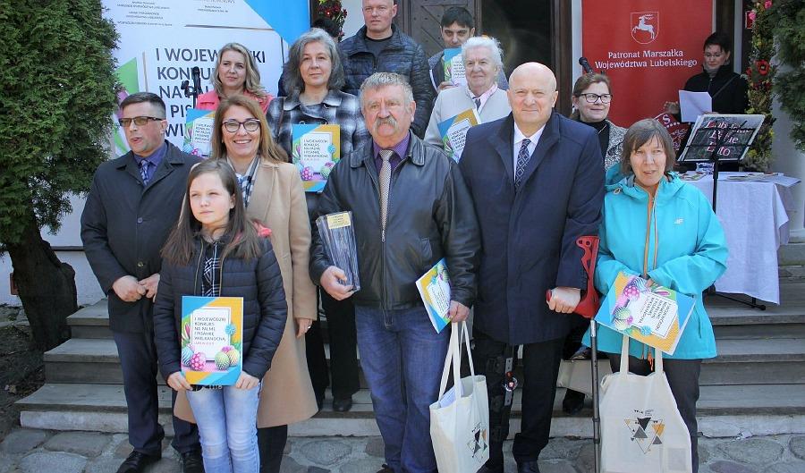 Mieszkańcy Powiatu Kraśnickiego wśród laureatów wojewódzkiego Konkursu na Palmę i Pisankę Wielkanocną