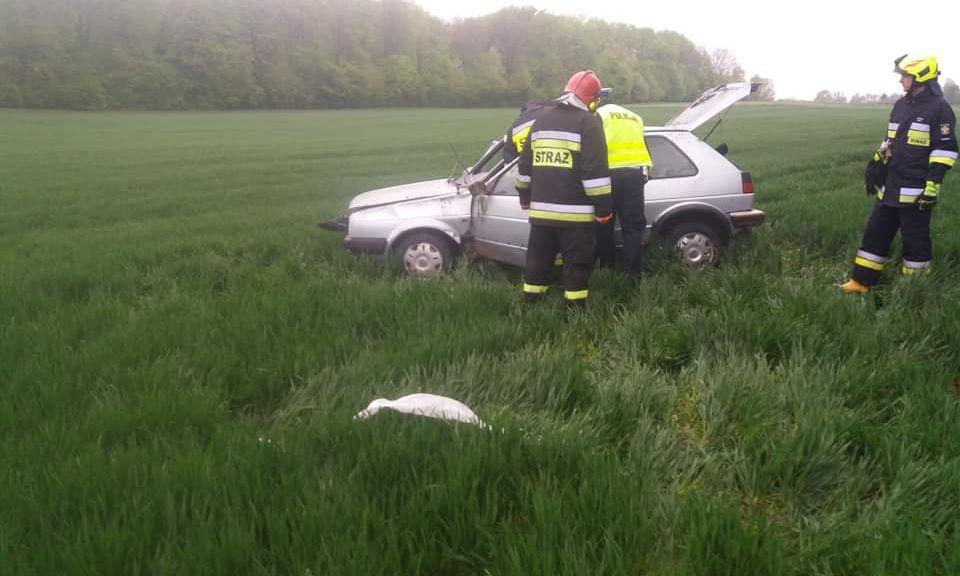Gm. Trzydnik Duży. Poślizg, drzewo i lądowanie na polu