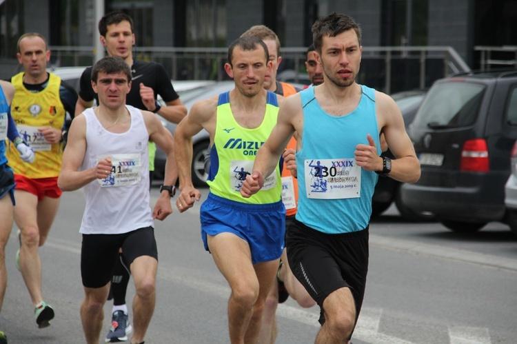 Biegowa majówka SKB