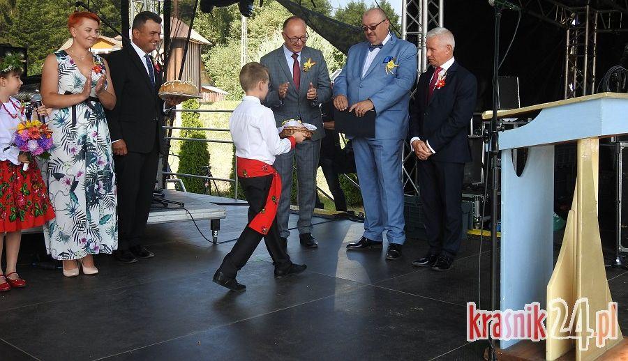 Mieszkańcy Powiatu Kraśnickiego świętowali na dożynkach w Urzędowie